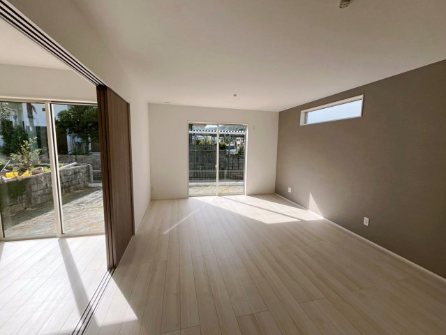 グラファーレ恩納村安富祖　2号棟の前面道路含む現地写真|2025/9/16現地写真