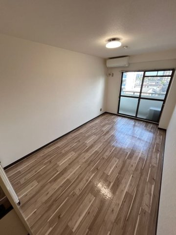 ベルメゾン井上の居間・リビング