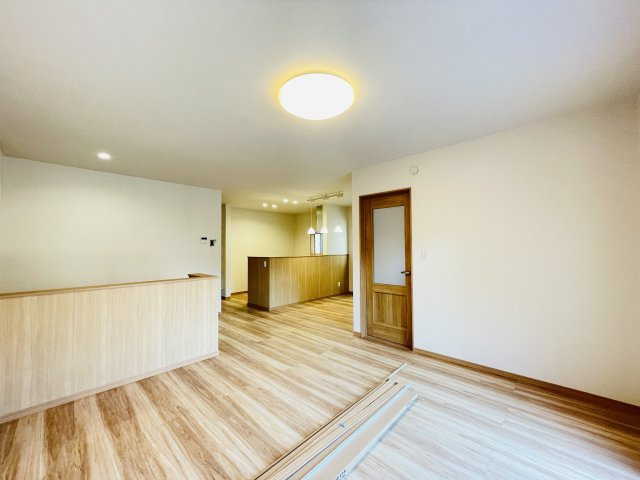 【居間・リビング】 | 深谷市上野台第59期　ワイウッドコート　新築戸建　全3区画　1号棟　