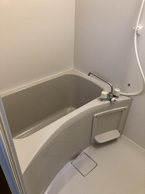 アーバンブルー高砂の浴室