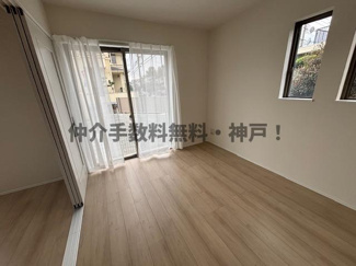 【洋室】 | 神戸市垂水区神陵台9丁目　新築戸建1号棟　仲介手数料無料！ | きれいな洋室です