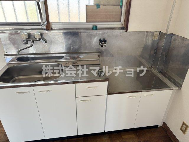 コーポグリーンのキッチン|コンパクトなキッチンで掃除もラクラク