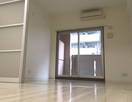 コンソラーレ同心の居間・リビング