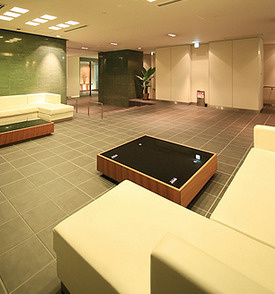 クロスレジデンス大阪新町のロビー