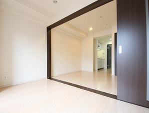 ブラービ南船場の居間・リビング