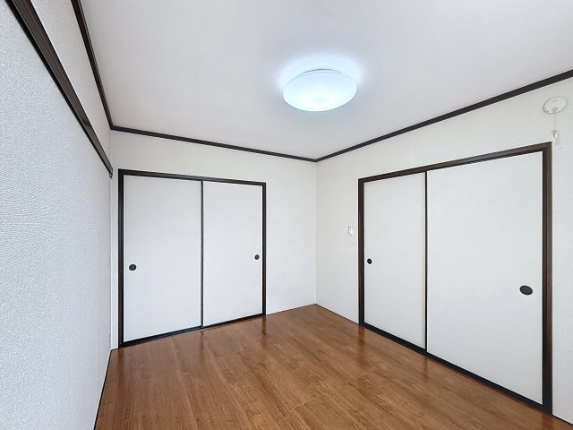 コーポ日和の洋室