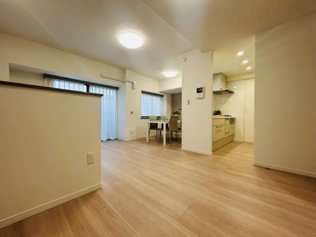 リーベスト立川錦町Ⅱの居間・リビング