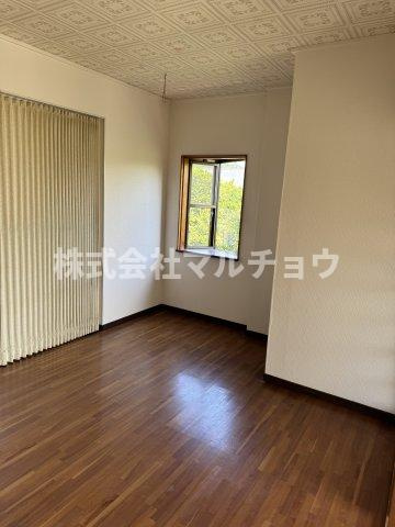 コーポグリーン２の洋室|落ち着いた色調の洋室です