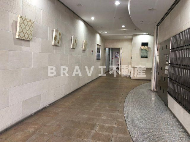 BRAVI南堀江（ブラービ南堀江）　BRAVI不動産のロビー|【BRAVI南堀江】毎日通るロビーはこのようになっています