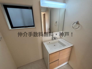 【独立洗面台】 | 神戸市垂水区福田3丁目　新築戸建　仲介手数料無料！ | 使いやすい独立洗面台です