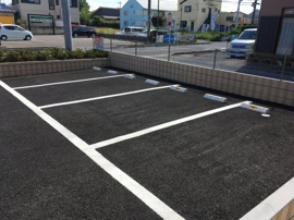 駐車場に車を止められます