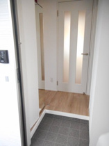 収納もある玄関です