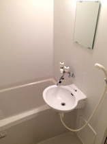 コンパクトで使いやすいお風呂です