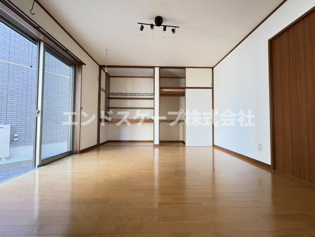 Les Aubepines昭和(レ・ゾービピン昭和)の居間・リビング|高崎、前橋のお部屋探しはエンドスケープまで！お客様の理想お聞かせ下さい♪