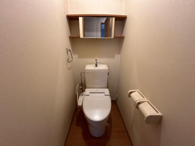 【トイレ】 | エーデルハイム | 冬も暖かい温水便座　収納有り