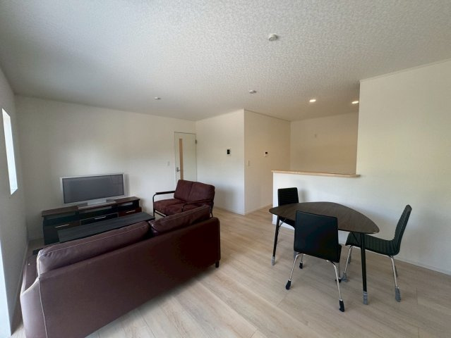 ♥♥南風原町津嘉山第６－2号棟（全４棟）の居間・リビング