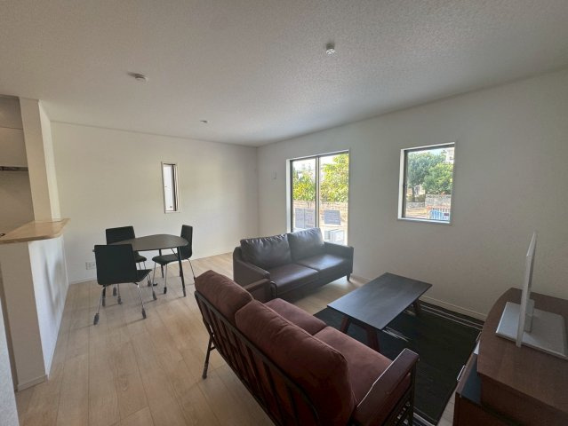 ♥♥南風原町津嘉山第６－2号棟（全４棟）の居間・リビング