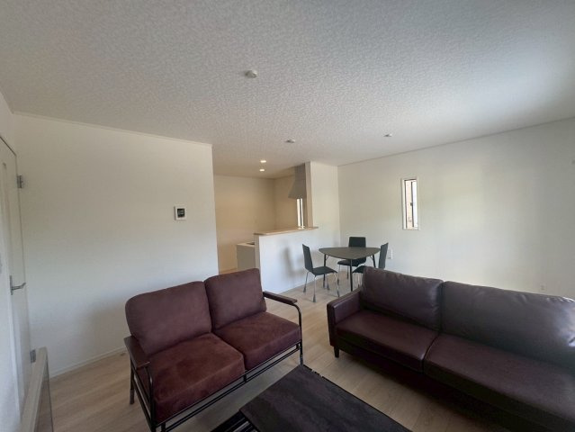 ♥♥南風原町津嘉山第６－2号棟（全４棟）の居間・リビング