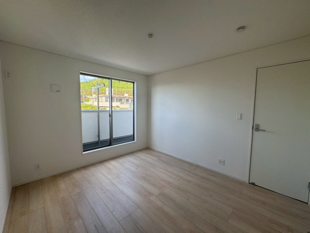 ♥♥南風原町津嘉山第６－2号棟（全４棟）の洋室