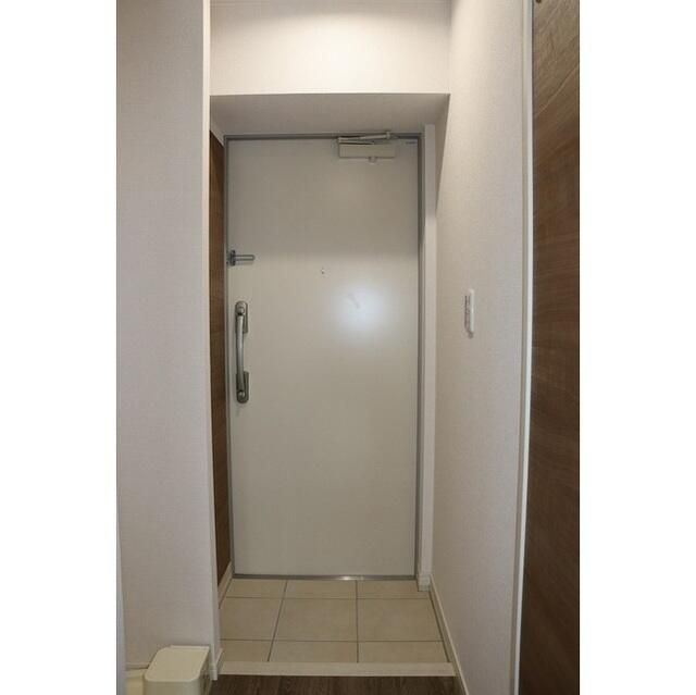 アルファコート西川口２２の玄関