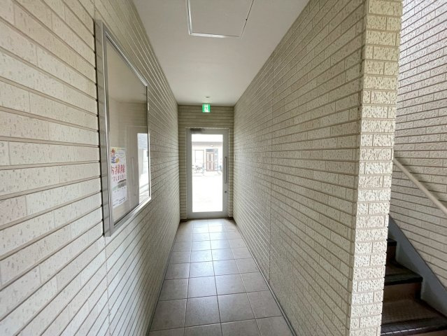 ノイヴェル小若江のロビー