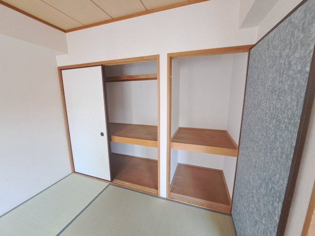 メゾンロブレ西宮の収納