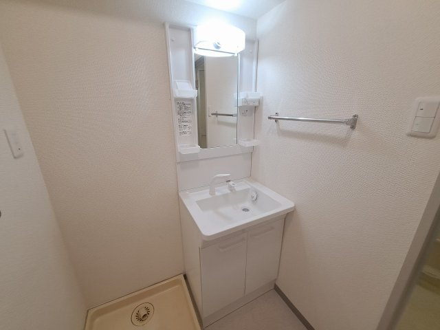 メゾンロブレ西宮の洗面所