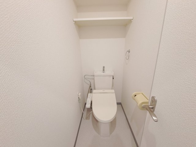 メゾンロブレ西宮のトイレ