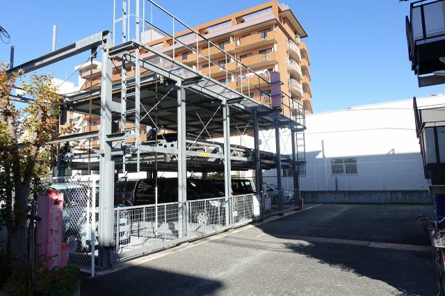 メゾンロブレ西宮の外観