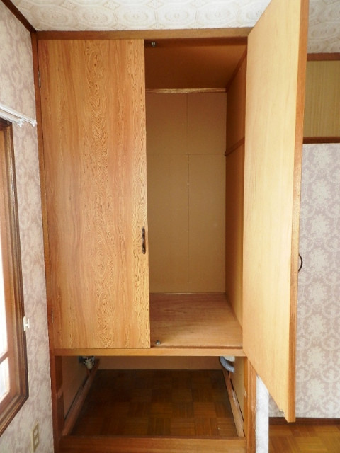 室蘭市幌萌町11-1戸建の収納