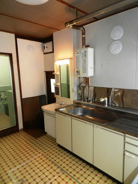 室蘭市幌萌町11-1戸建のキッチン