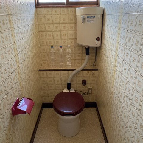 室蘭市幌萌町11-1戸建のトイレ