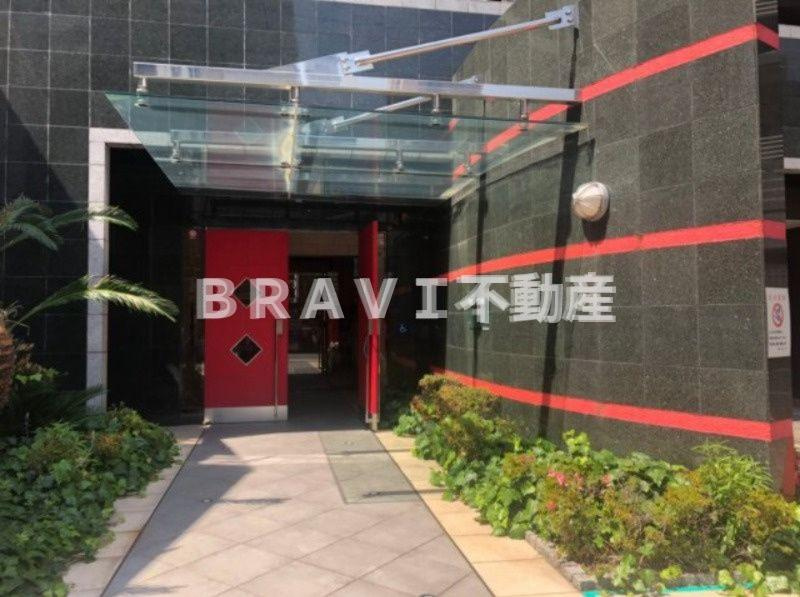 ISM谷町六丁目　BRAVI不動産のエントランス
