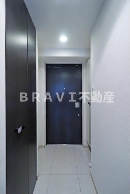 ISM谷町六丁目　BRAVI不動産の玄関