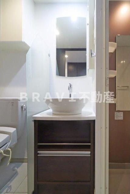 ISM谷町六丁目　BRAVI不動産の独立洗面台