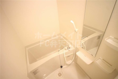 【浴室】 | ララプレイスOSAKA WEST PRIME | ゆったり過ごせるお風呂です