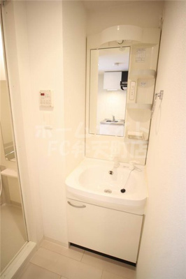 【洗面所】 | ララプレイスOSAKA WEST PRIME | コンパクトで使いやすい洗面所