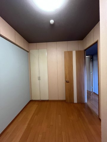 ジュネス泉佐野コンドミニオの洋室