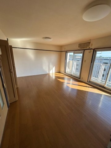 新多聞第２住宅１０９号棟の居間・リビング|おしゃれなリビングです