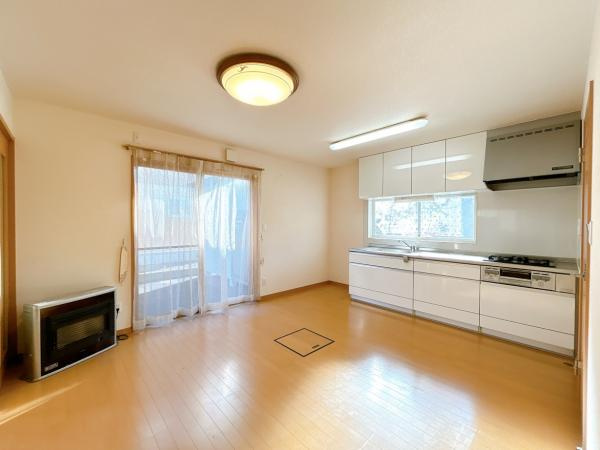 八戸市南白山台２丁目の居間・リビング