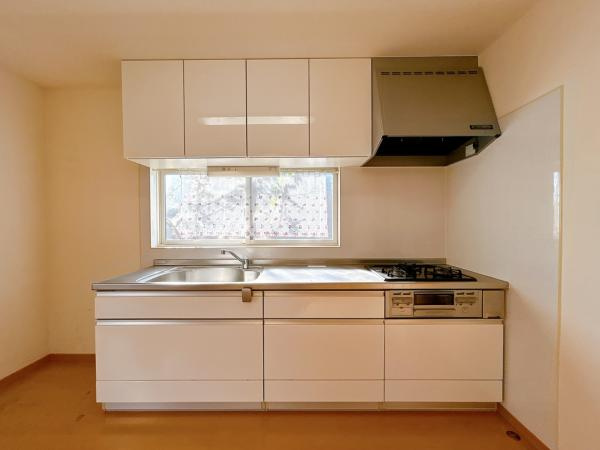 八戸市南白山台２丁目のキッチン