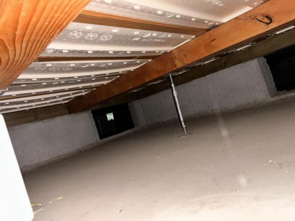 八戸市南白山台２丁目のその他|中古住宅の3大リスクである、雨漏り、主要構造部分の欠陥や腐食、給排水管の漏水や故障を２年間保証します。その前提で床下まで確認の上で、シロアリの被害調査と防除工事もおこないます。