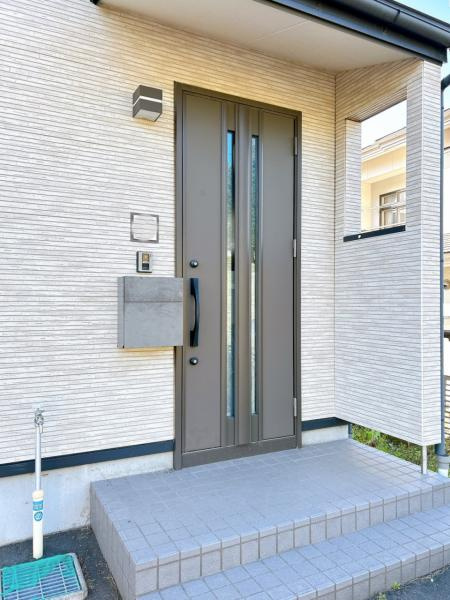 八戸市南白山台２丁目の玄関