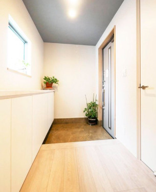 安城市横山町浜畔上　中古戸建の玄関|毎日通る玄関はこちらです