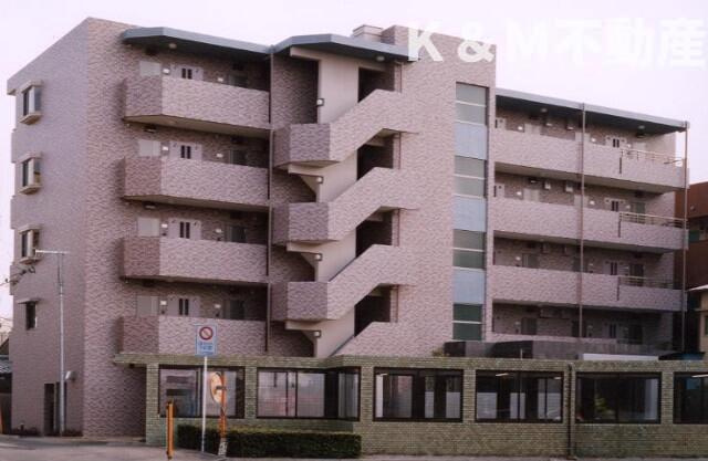 かじかわのエントランス|外観は落ち着いています