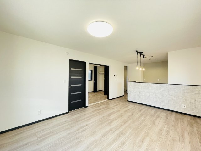 【居間・リビング】 | 深谷市上野台第59期　ワイウッドコート　新築戸建　全3区画　2号棟　