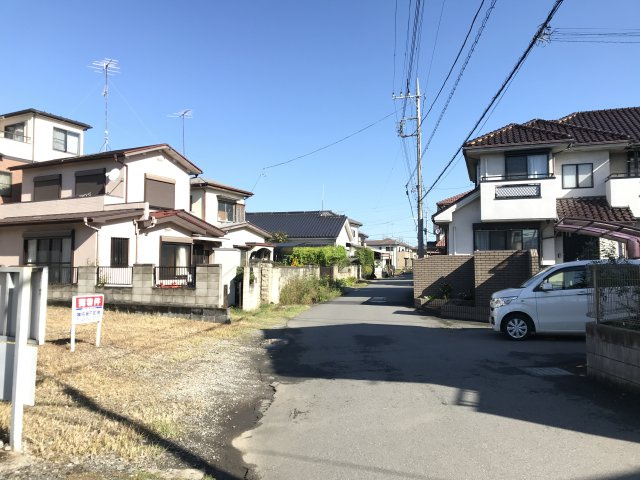 鴻巣市宮前の売地の前面道路含む現地写真