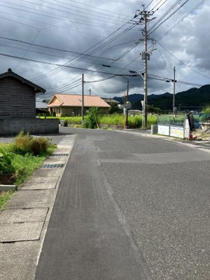 【前面道路含む現地写真】 | 中山町売地