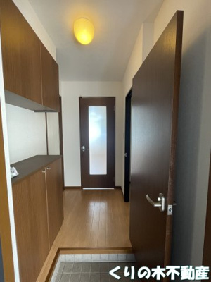 【玄関】 | ディアスしまなみB棟 | 収納もある玄関です