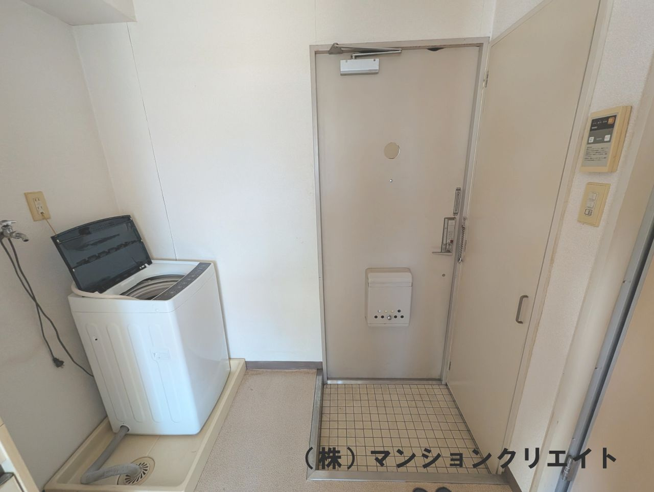 ゴールデンパーク豊島の玄関|室内から見た玄関